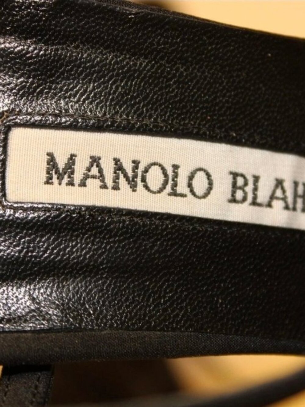 Manolo Blahnik Black Feather Heels 8 - Picture 8 of 11